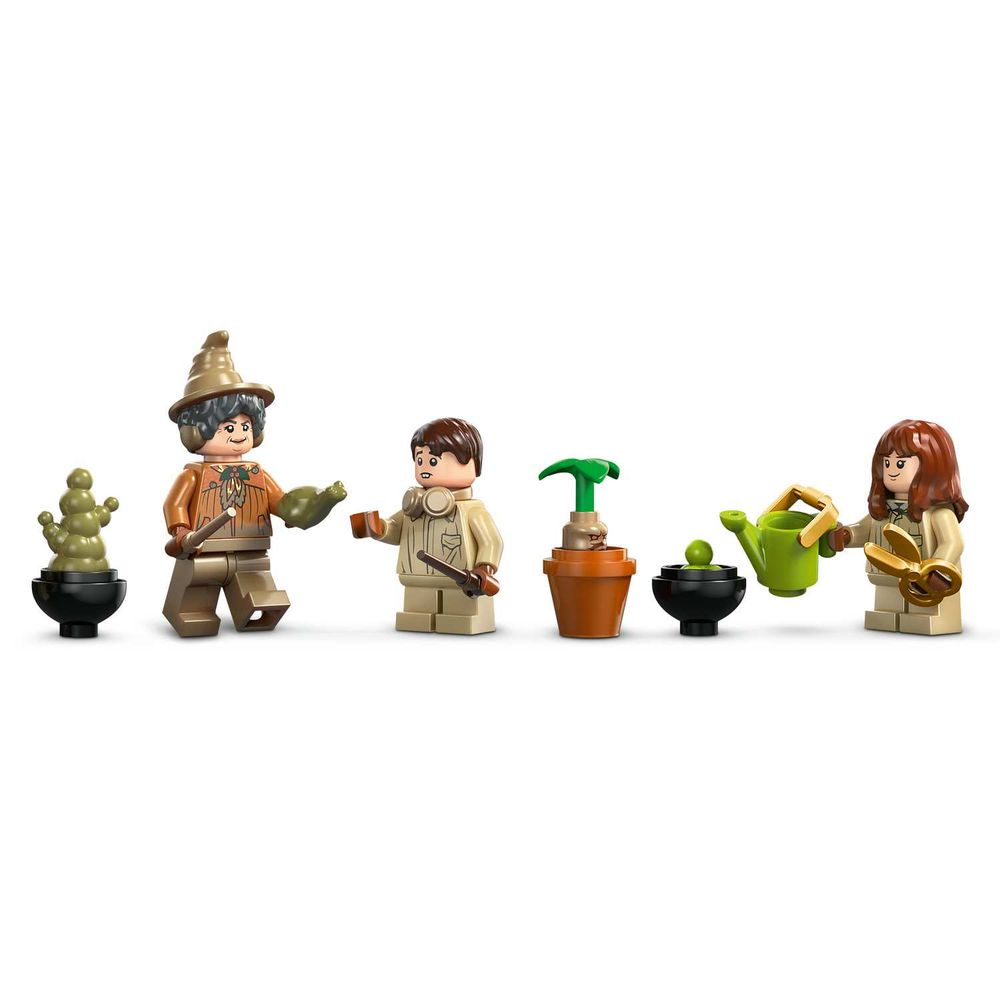 LEGO 76445 Hogwarts™ Castle: Herbology Class slika 6