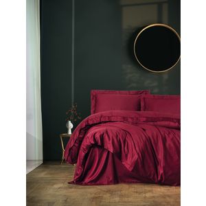 Elegantni set pokrivača od satena u boji crvene boje