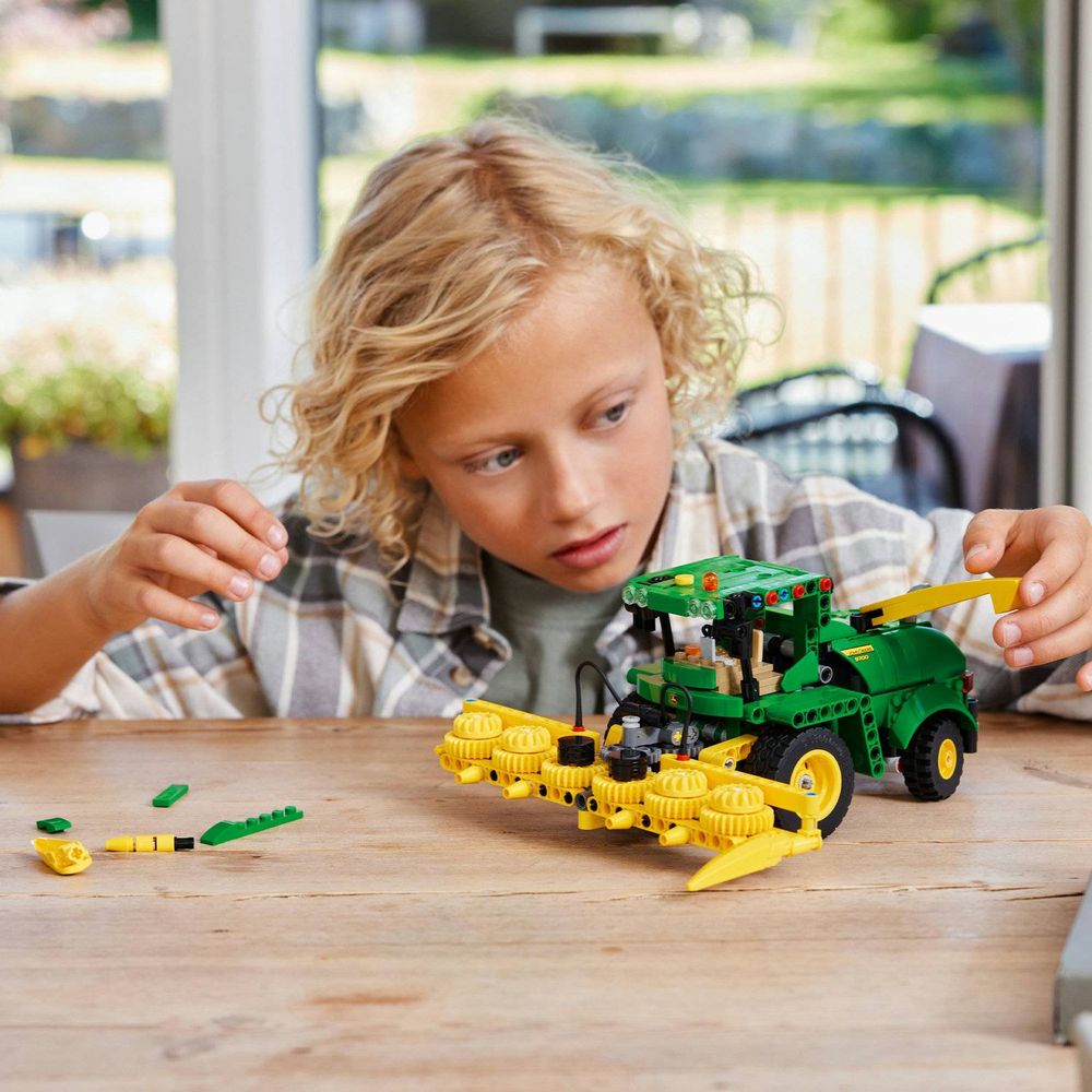 LEGO 42168 Kombajn John Deere 9700 slika 6