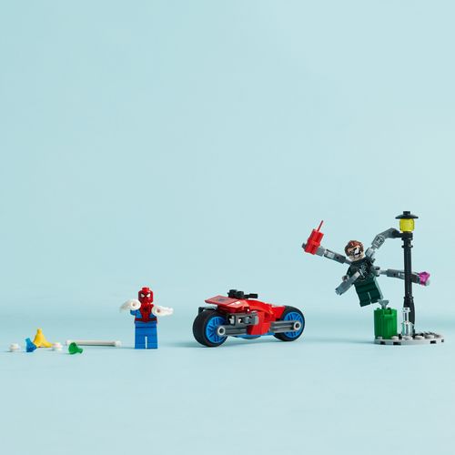 LEGO® SUPER HEROES 76275 Utrka na motociklima: Spider-Man protiv Doca Ocka slika 2