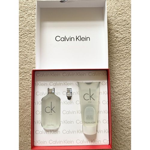 Parfemski set (unisex) — CALVIN KLEIN • Poklon — sprej za sunčanje slika 4