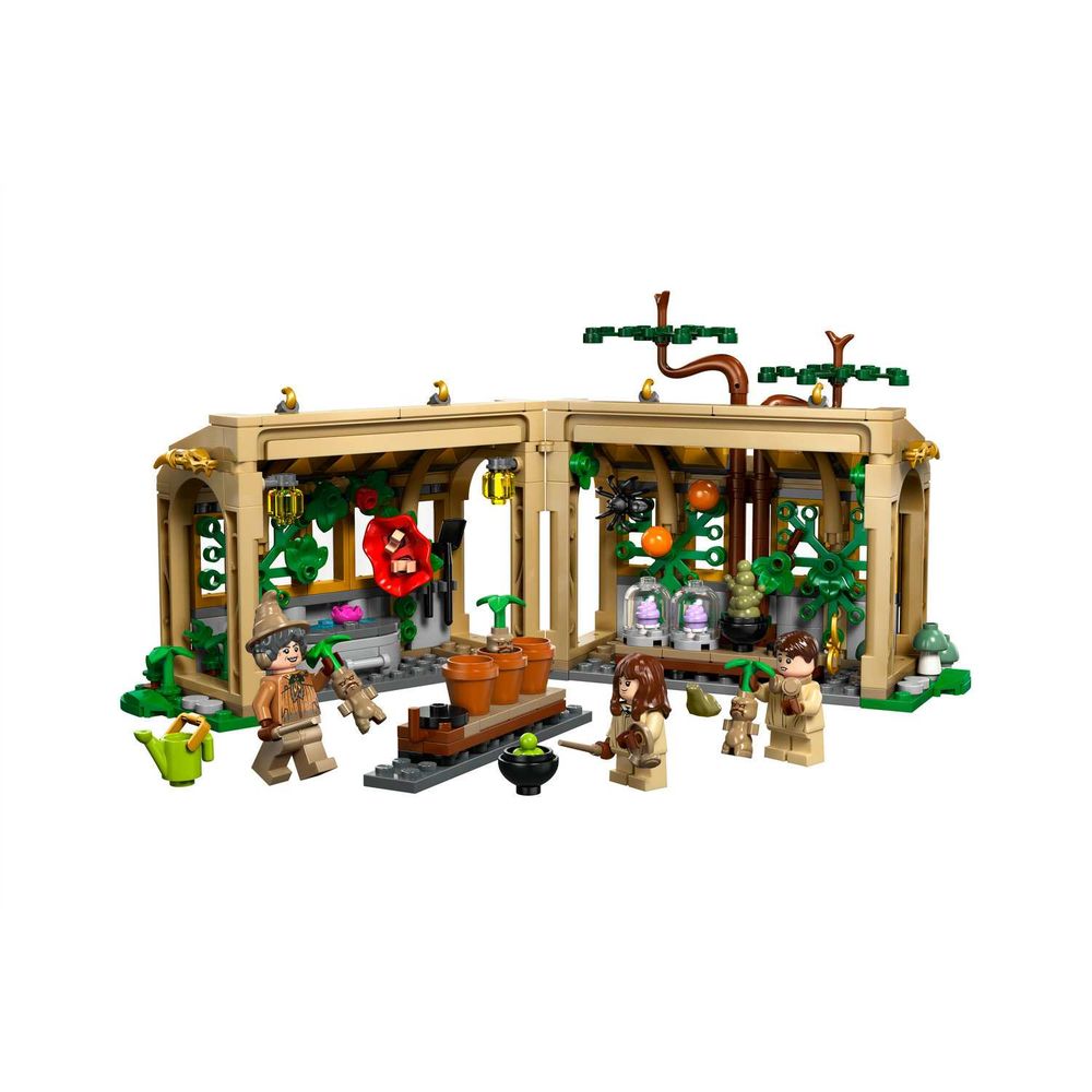 LEGO 76445 Hogwarts™ Castle: Herbology Class slika 5