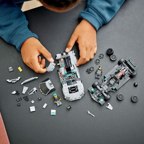 Playset Lego Speed Champions: Mercedes-AMG F1 W12 E Performance &amp; Mercedes-AMG Project One 76909 slika 3