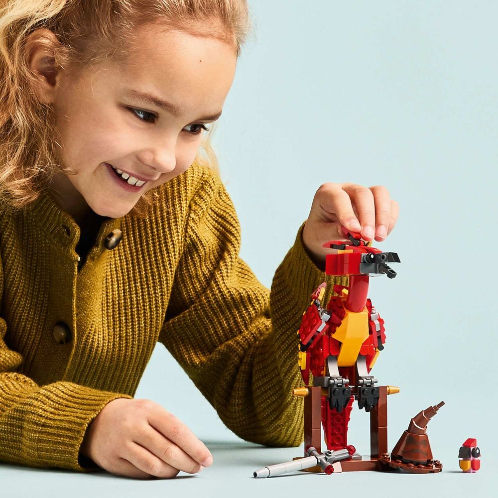 LEGO 76448 Fawkes™: Dumbledore's Phoenix slika 8