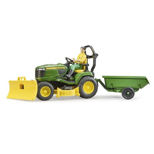 Bruder Traktor John Deer sa prednjim čistačem i prikolicom slika 1