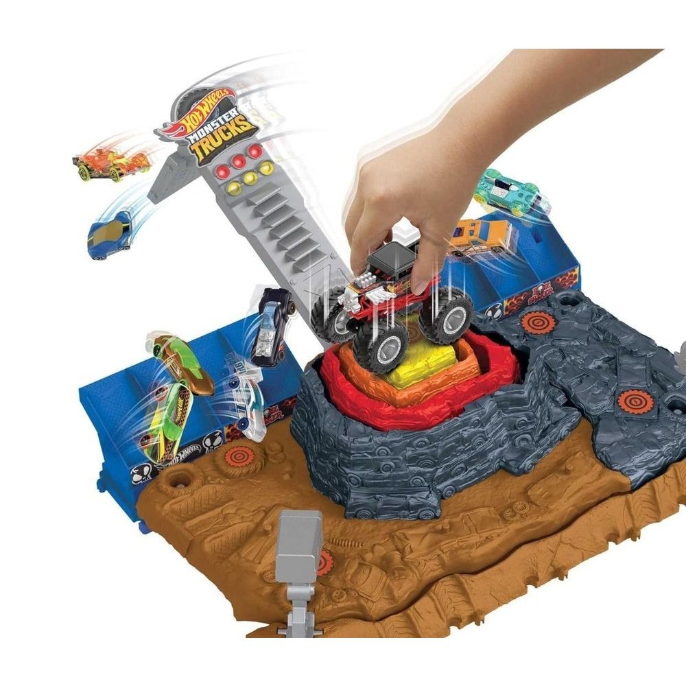 Hot Wheels Monster Truck Arena Smashers Ultimate Crush Yard slika 2