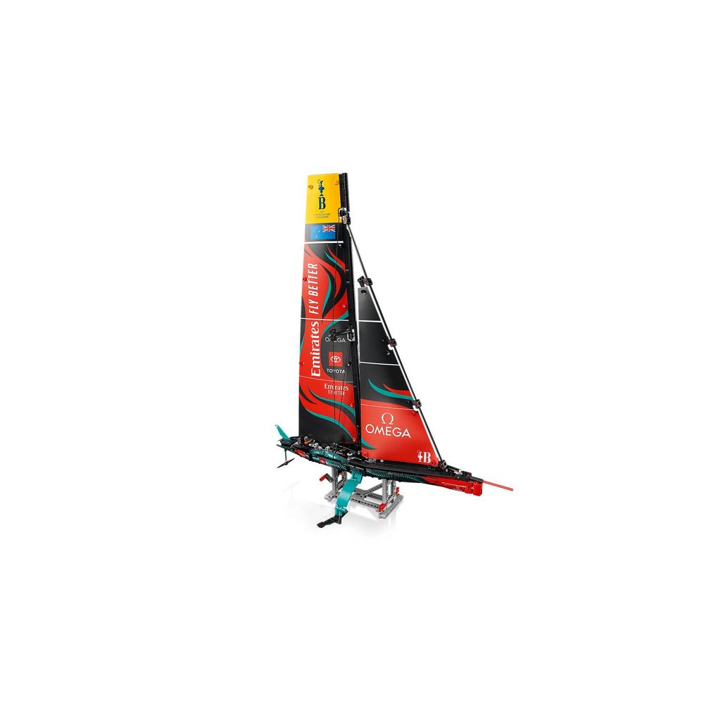 LEGO 42174 Emirates Team New Zealand AC75 Jahta slika 8