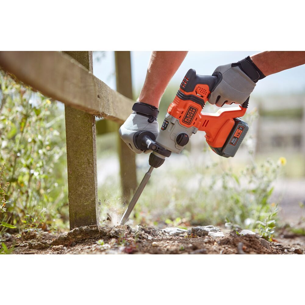 AKU UDARNA BUŠILICA 18V, SDS+ 4,0 AH Black &amp; Decker BCD900M1K slika 4