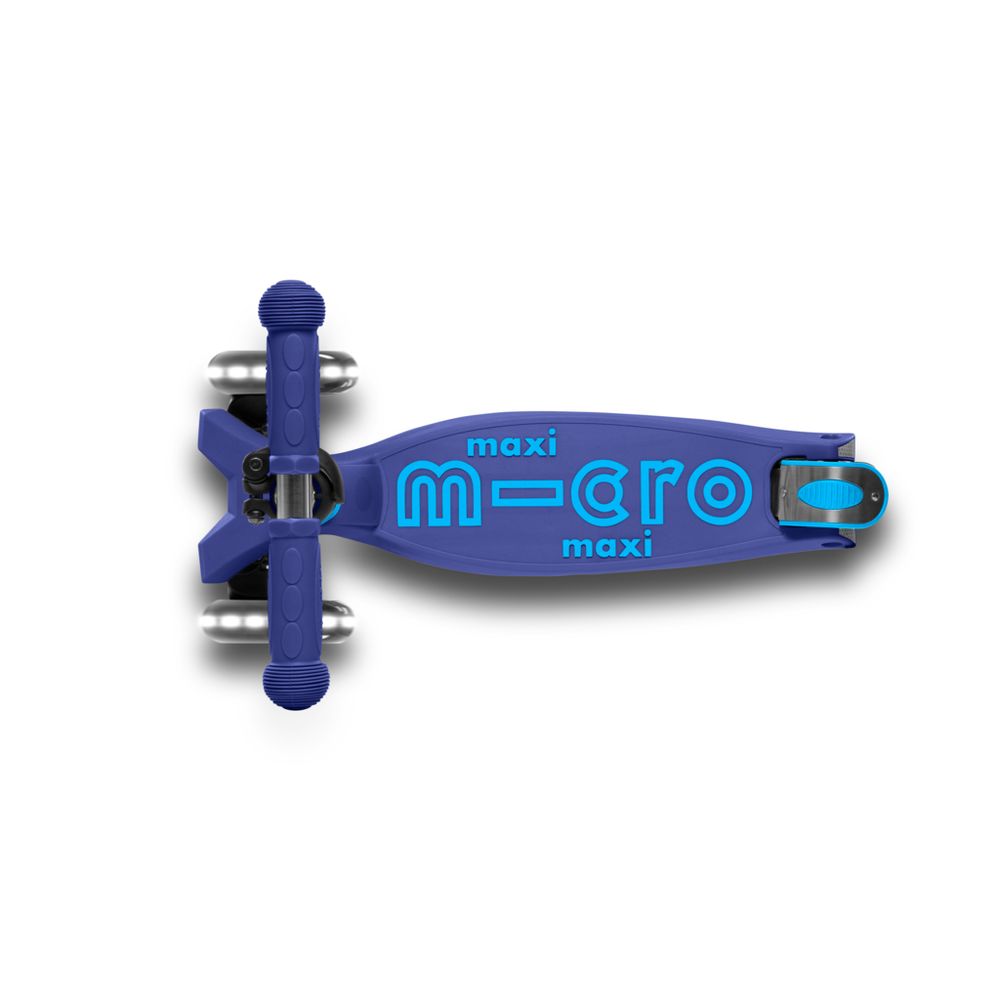 Micro Romobil Maxi Deluxe Sklopivi LED, Mornarsko Plavi slika 4