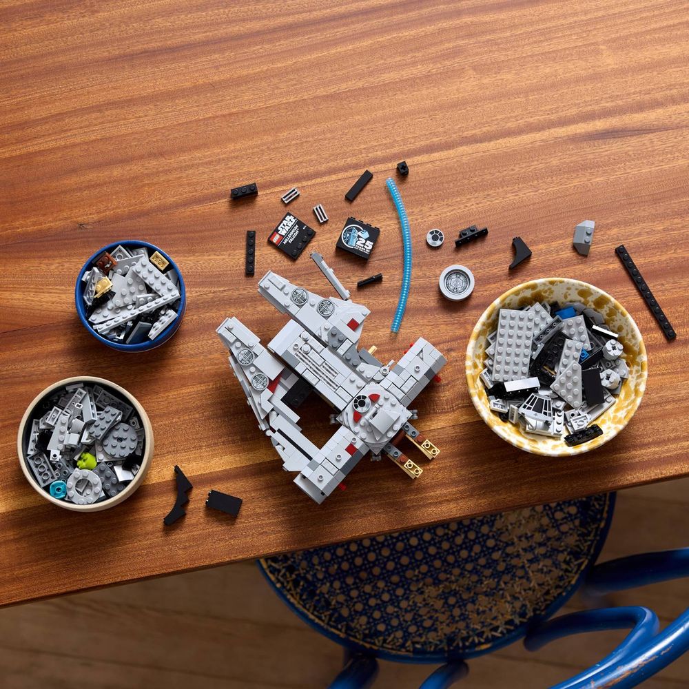 LEGO 75375 Millennium Falcon slika 7
