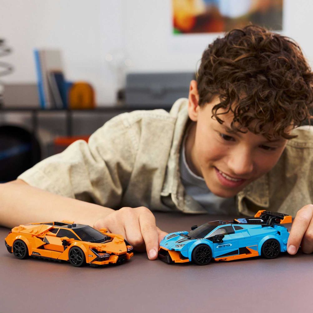 LEGO 77238 Lamborghini Revuelto & Lamborghini Huracán STO slika 8