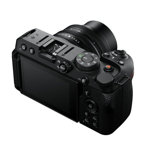 NIKON Dig Z30 + 18-140mm f/3.5-6.3 VR DX slika 3