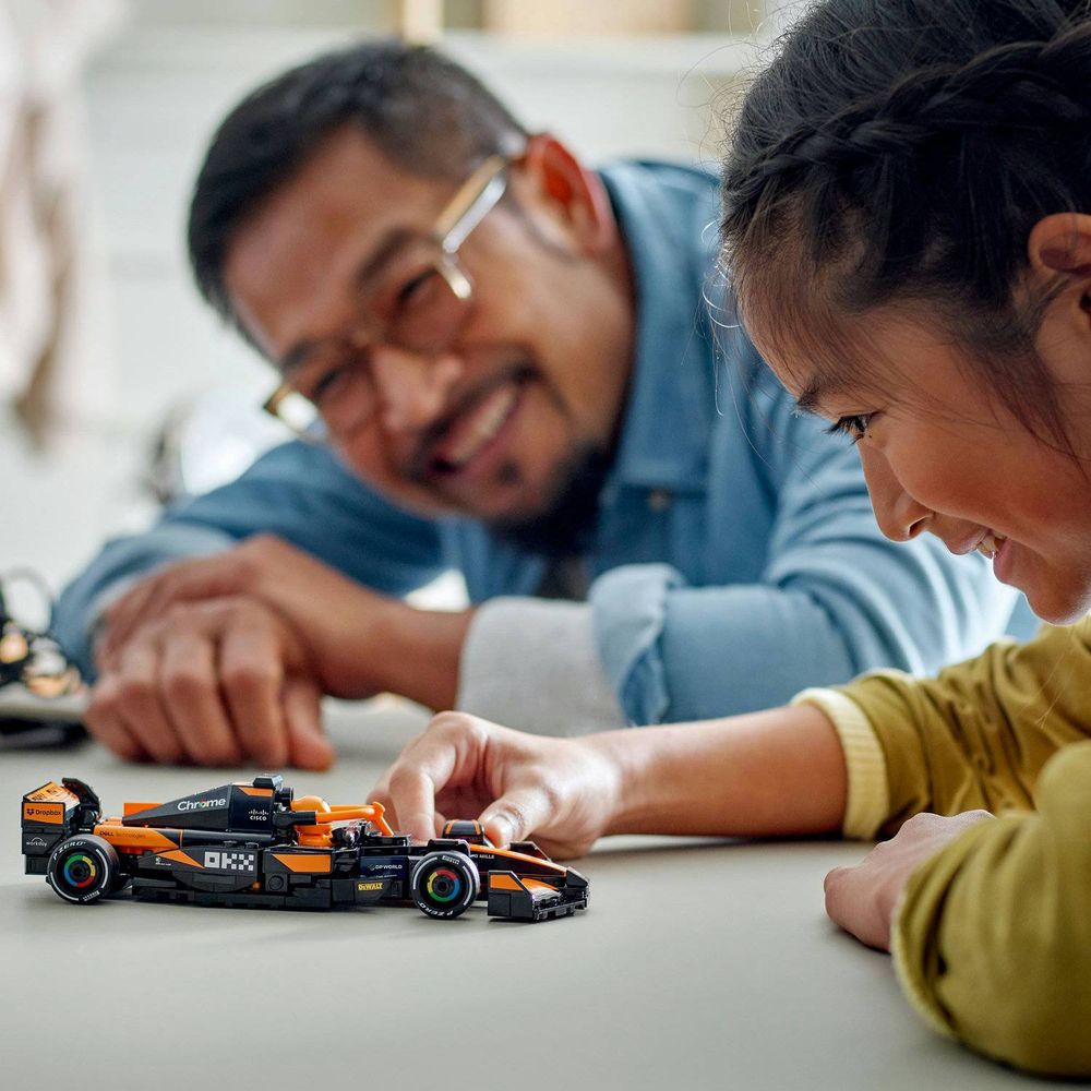 LEGO 77251 Mclaren F1® Team Trkaći auto slika 7
