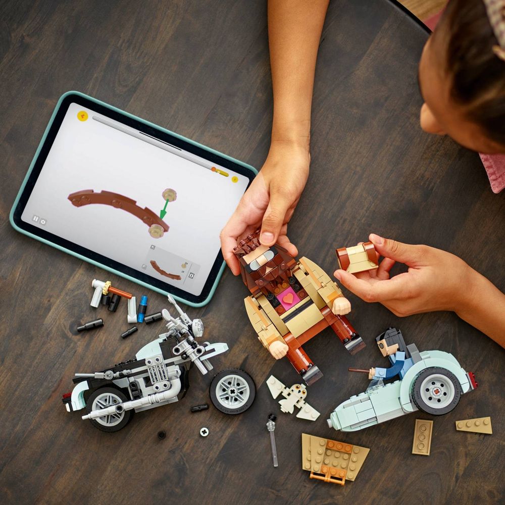 LEGO 76443 Hagrid™ i Harry na motociklu slika 8