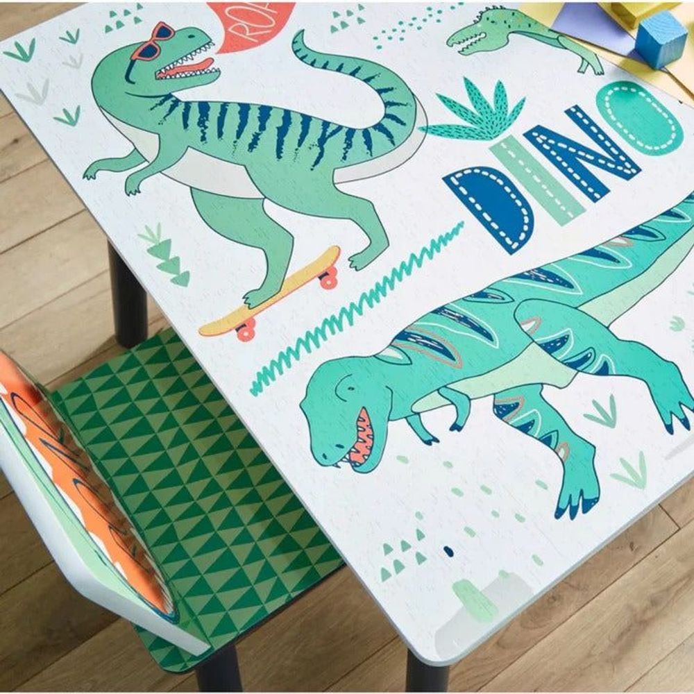 Kinder Home Drveni dječiji sto sa dvije stolice Dino slika 5