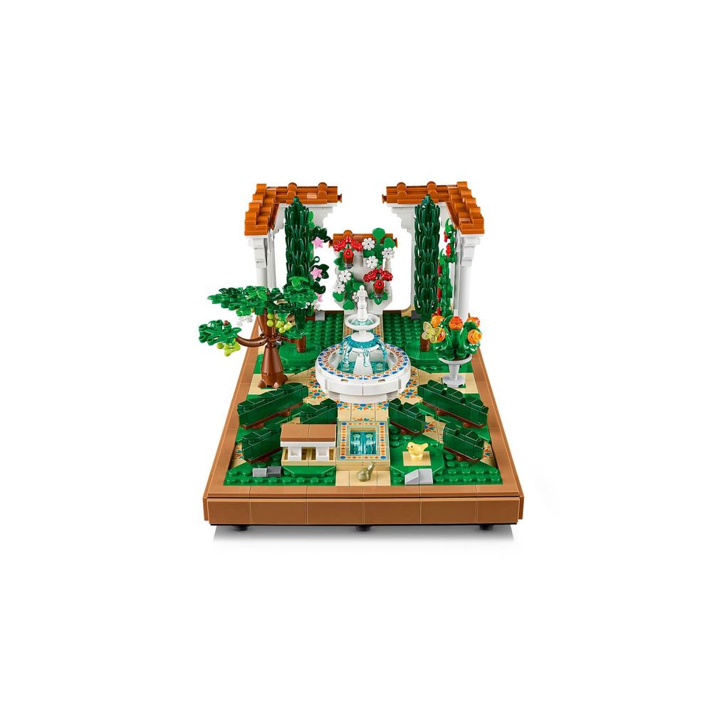 LEGO 10359 Vrt sa fontanom slika 4