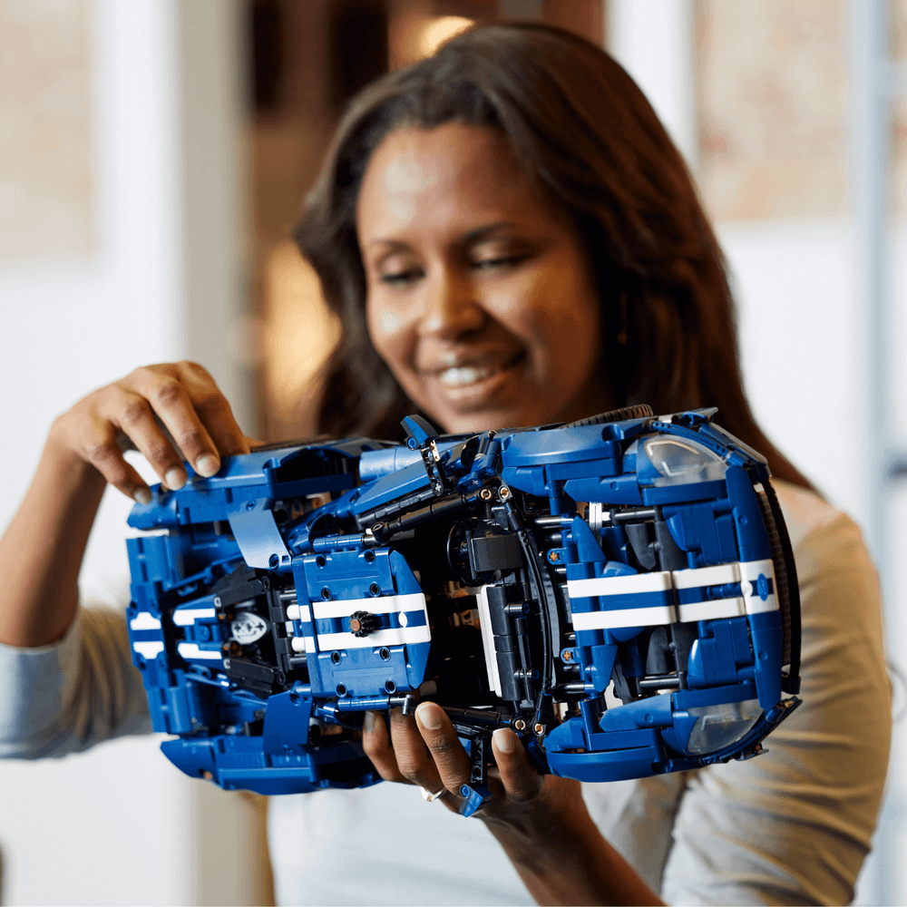 LEGO 42154 2022 Ford GT slika 6