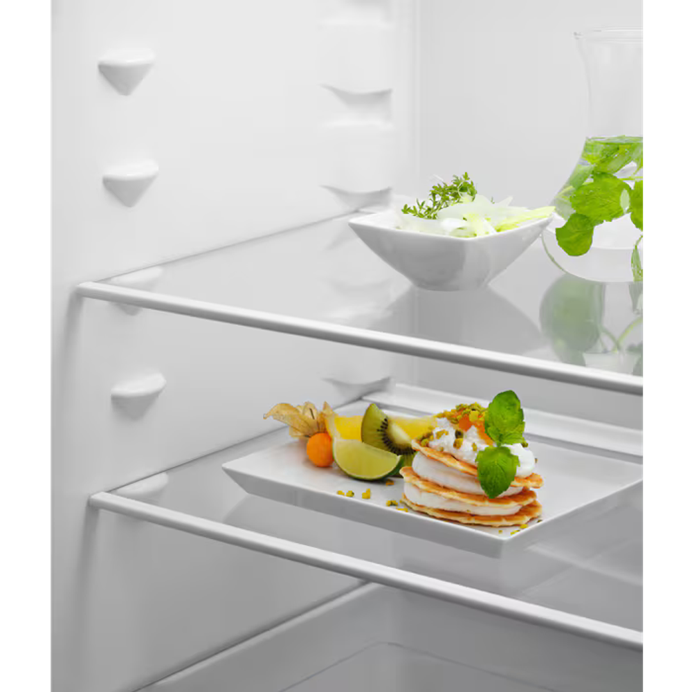Electrolux ugradbeni hladnjak ERD6DE18S1 slika 8