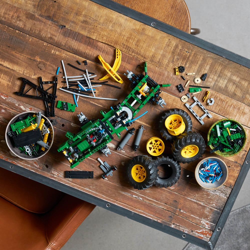 LEGO 42157 Tegljač John Deere 948L-II slika 2