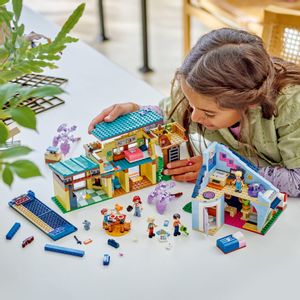 LEGO® FRIENDS 42620 Obiteljske kuće Ollyja i Paisley