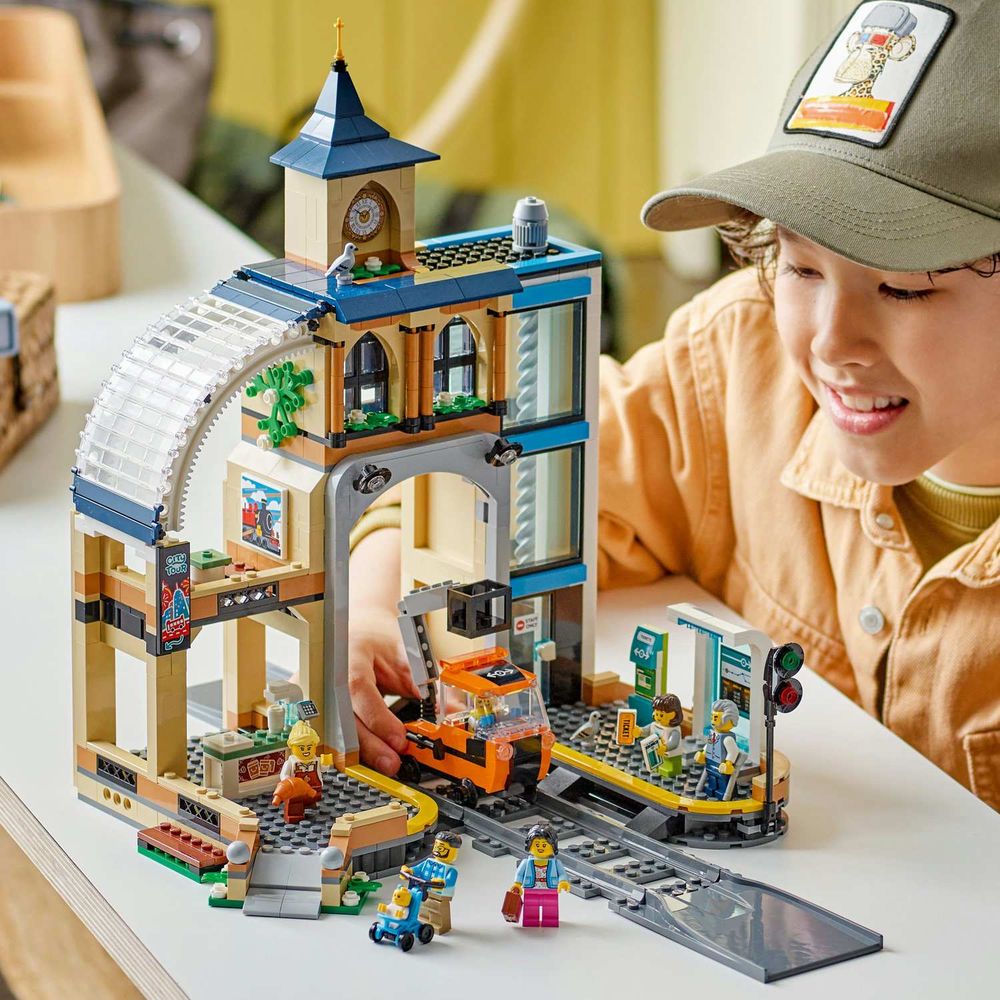 LEGO 60469 Central Train Station slika 7