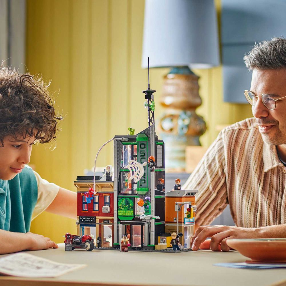 LEGO 76324 Spider-Man vs. Oscorp slika 8