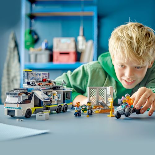 LEGO® CITY 60418 Kamion s forenzičkim laboratorijem slika 2