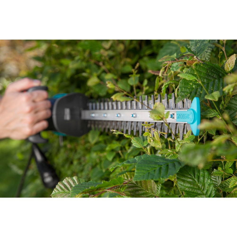 GARDENA Elektro makaze za živicu EasyCut 420/45 slika 3