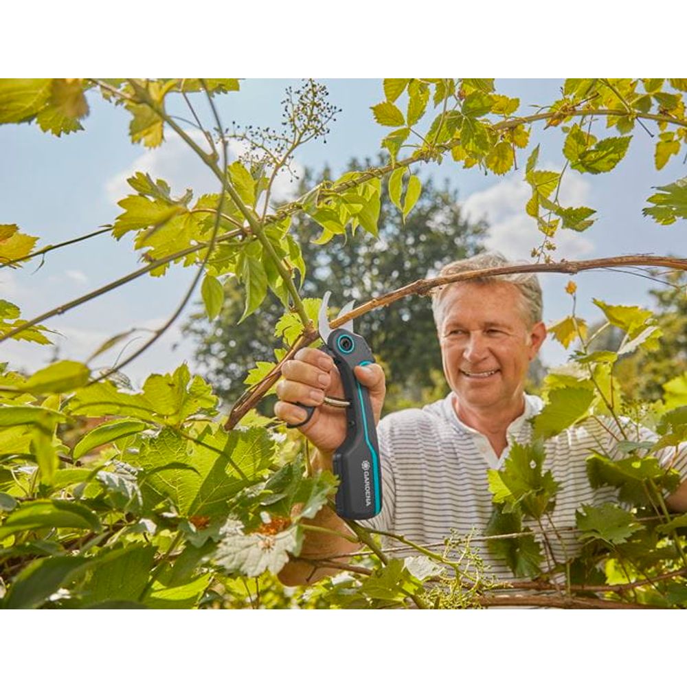 GARDENA Makaze za grane AssistCut Accu slika 6