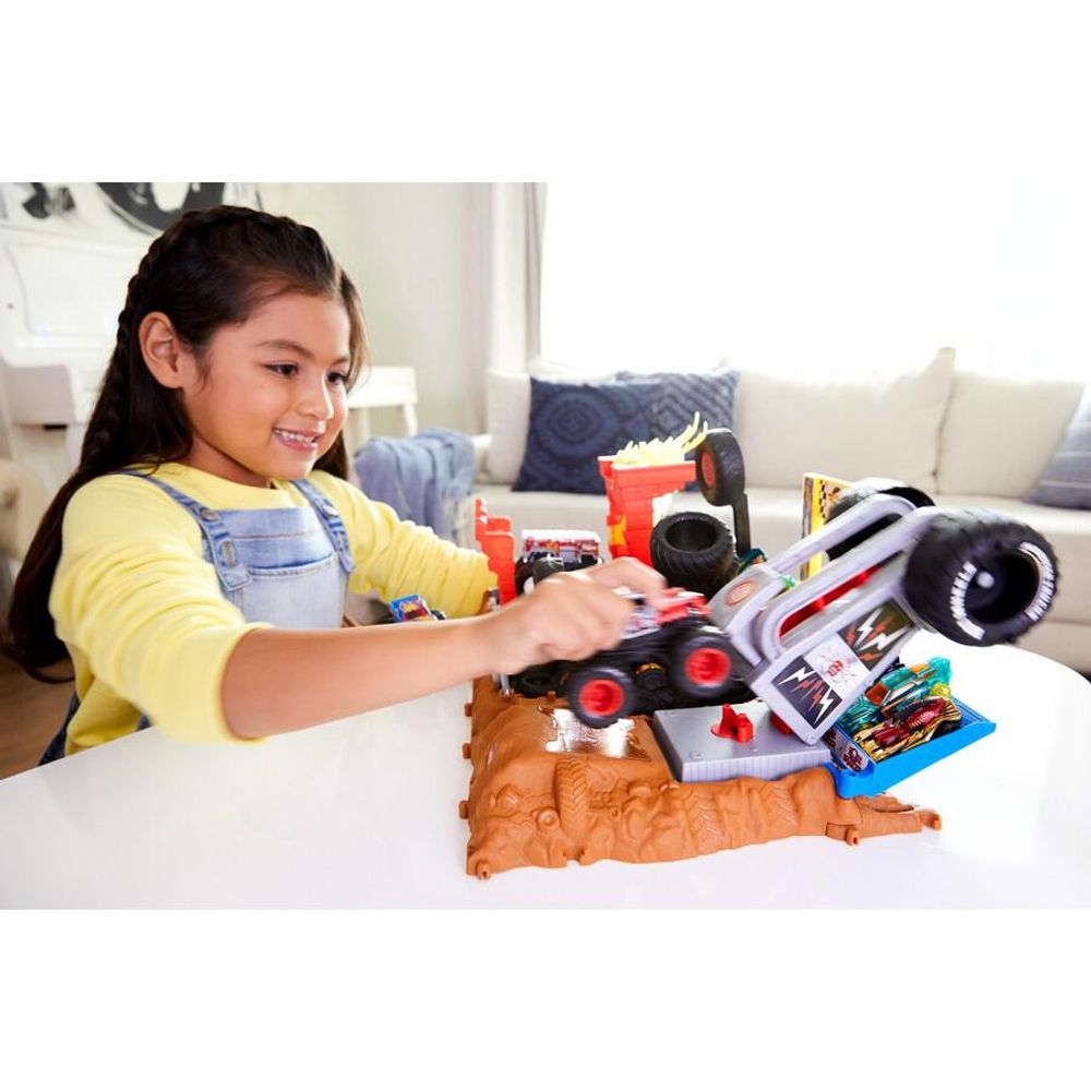 Hot Wheels Monster Trucks Arena Smashers Set za igru sa vozilom 1:64, Sorto slika 9
