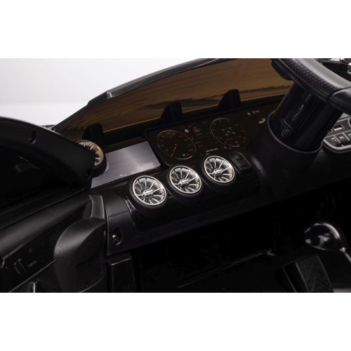 Licencirani auto na akumulator Mercedes CLA 45s AMG 4x4 - crni/lakirani slika 10