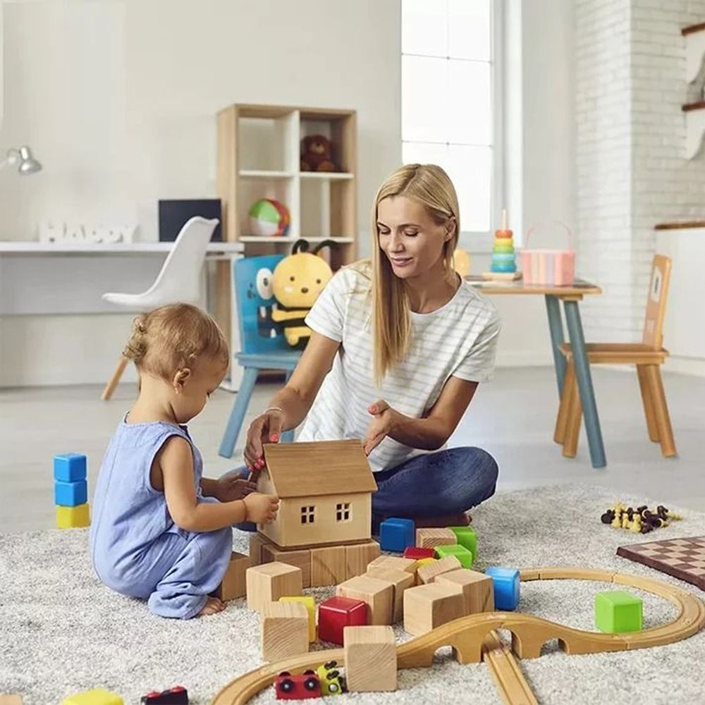 Kinder Home Dječiji drveni sto sa dvije stolice, Šareni slika 7
