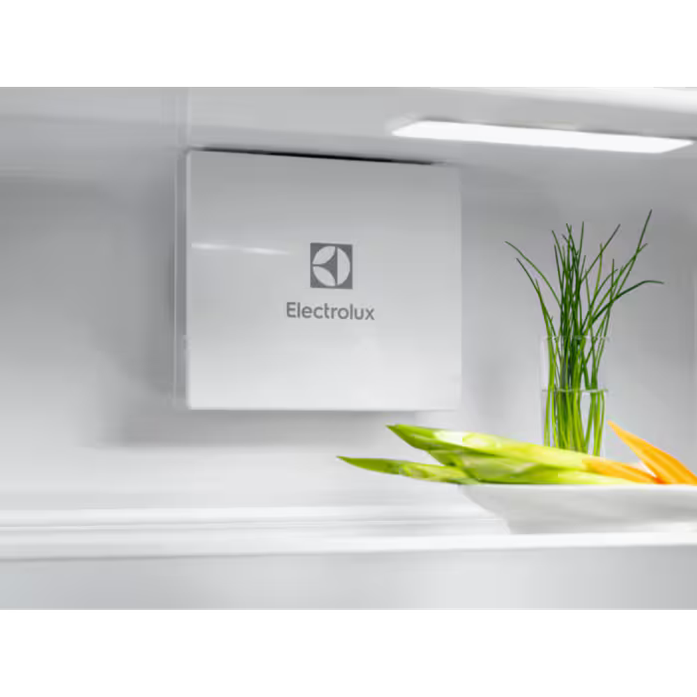 Electrolux ugradbeni hladnjak ERD6DE18S1 slika 6
