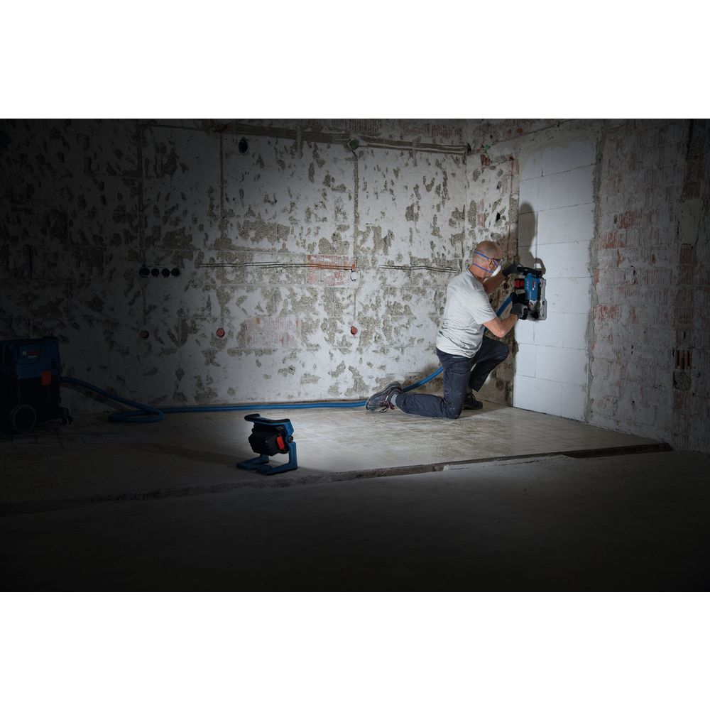 Bosch professional akumulatorska svjetiljka za gradilište PRO GLI18V-5000 slika 2