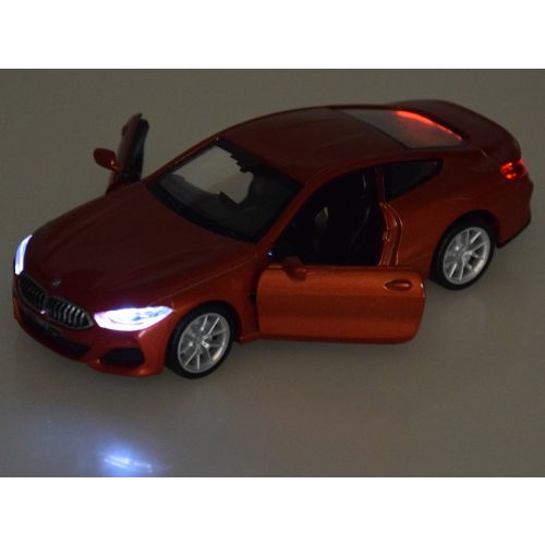 Metalni BMW M850i Coupe (1:35) slika 9