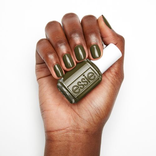 Essie 924 meet me at midnight lak za nokte​ slika 4