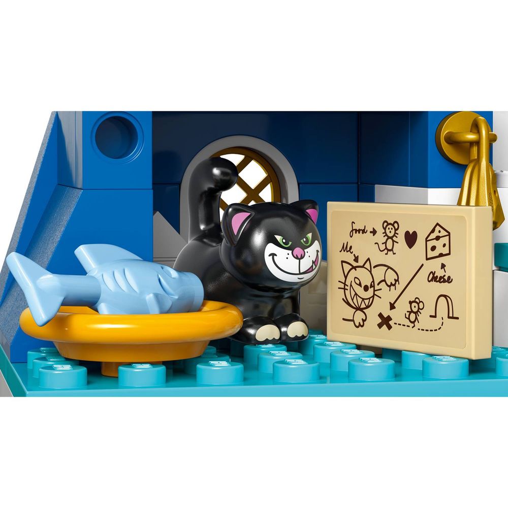 LEGO 43275 Pepeljugin dvorac i kočija sa konjem slika 7