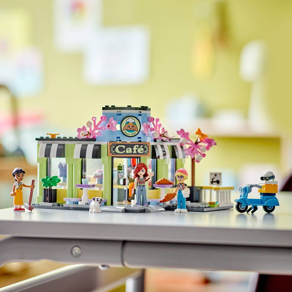 LEGO 42618 Heartlake Gradski kafić slika 8