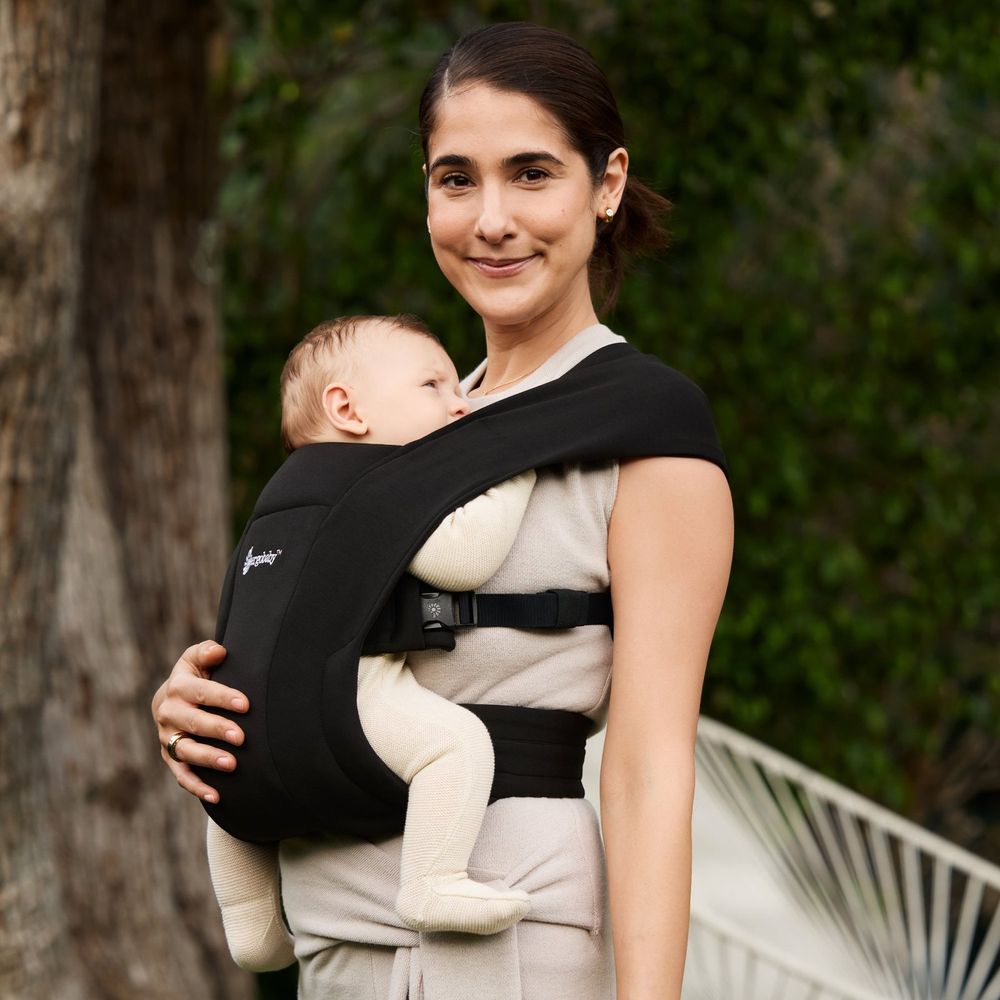 Ergobaby Embrace nosiljka Pure Black slika 11