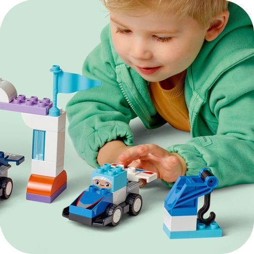 LEGO® DUPLO® 10445 Trkaći automobili i vozači timova za F1® slika 9