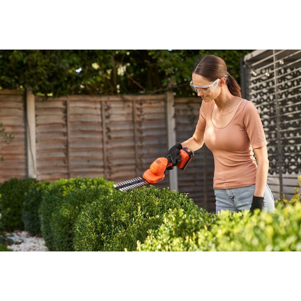 AKU ŠKARE ZA ŽIVICI 18 V BARE Black &amp; Decker BCSS18B slika 3
