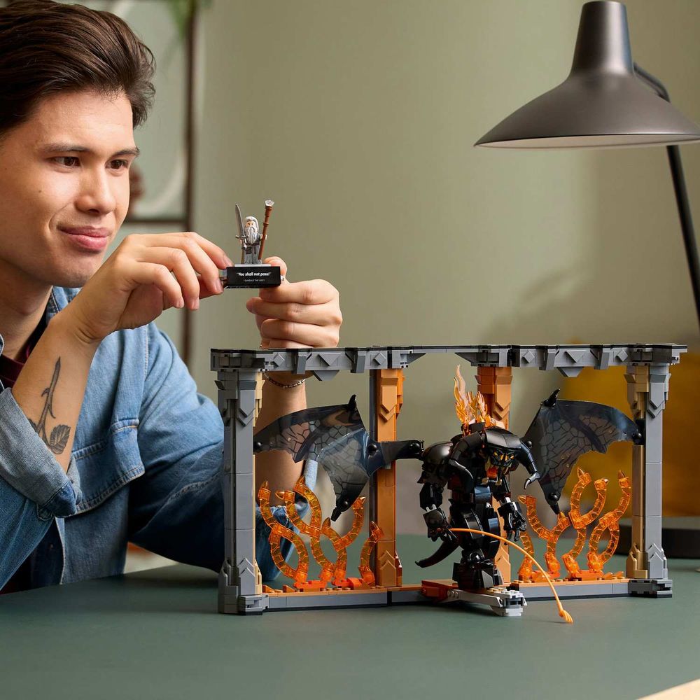 LEGO 10367 Balrog™ Book Nook slika 8