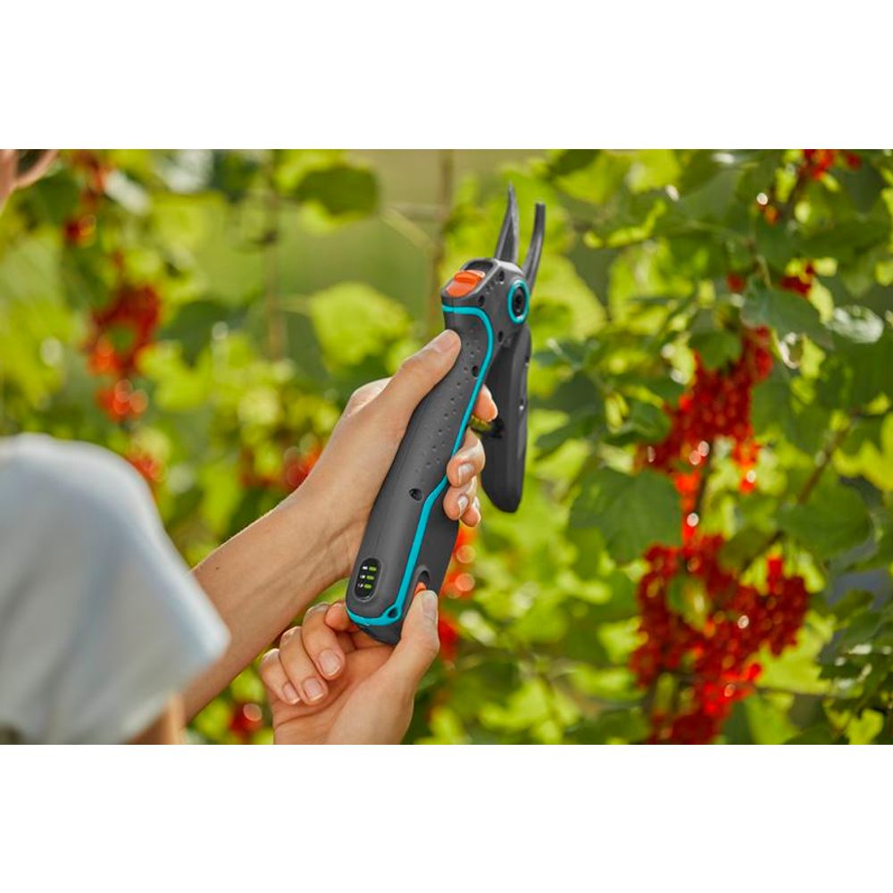 GARDENA Makaze za grane AssistCut Accu slika 4