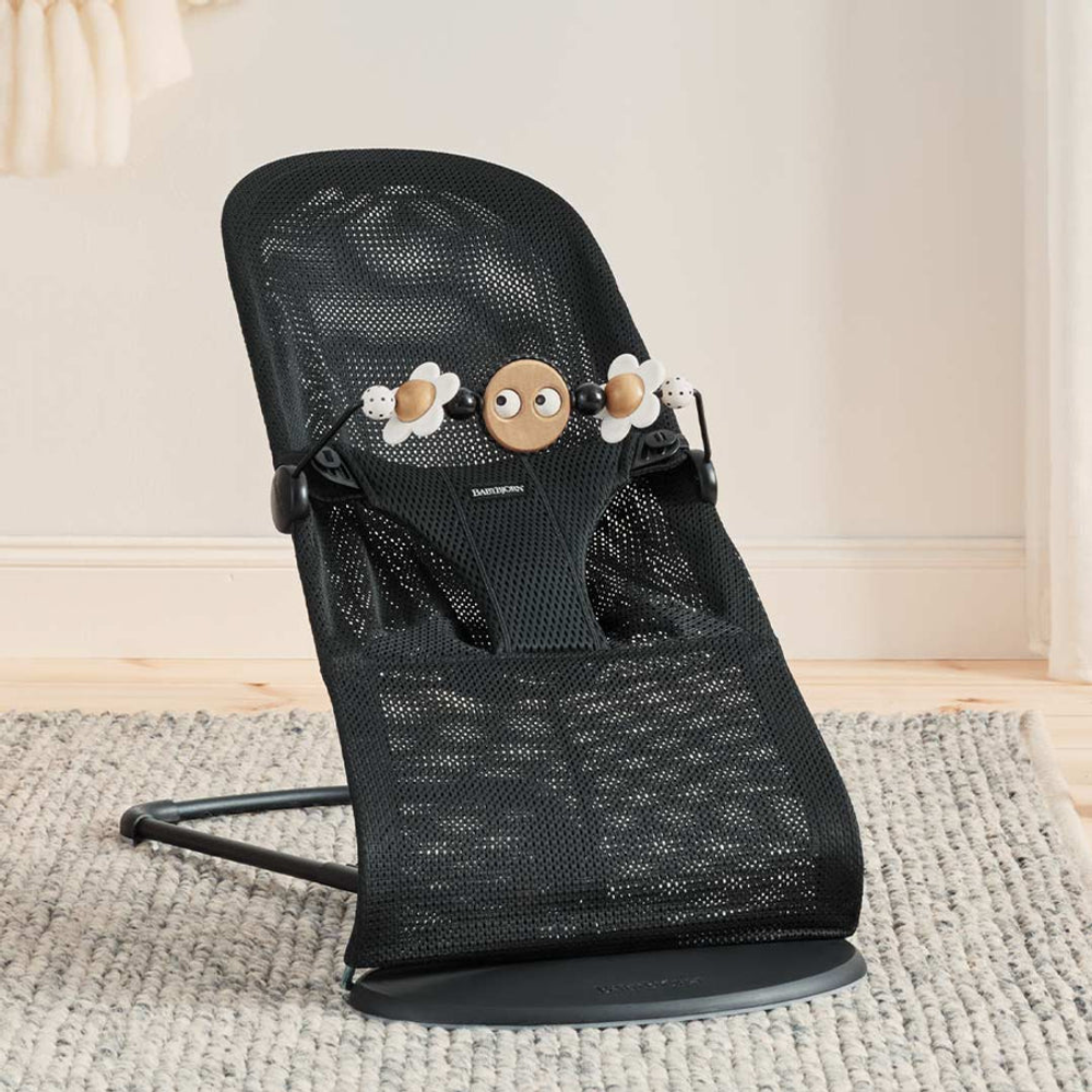 Babybjörn Drvena igračka za ležaljku Bouncer Toy Google Eyes, Black/White slika 3