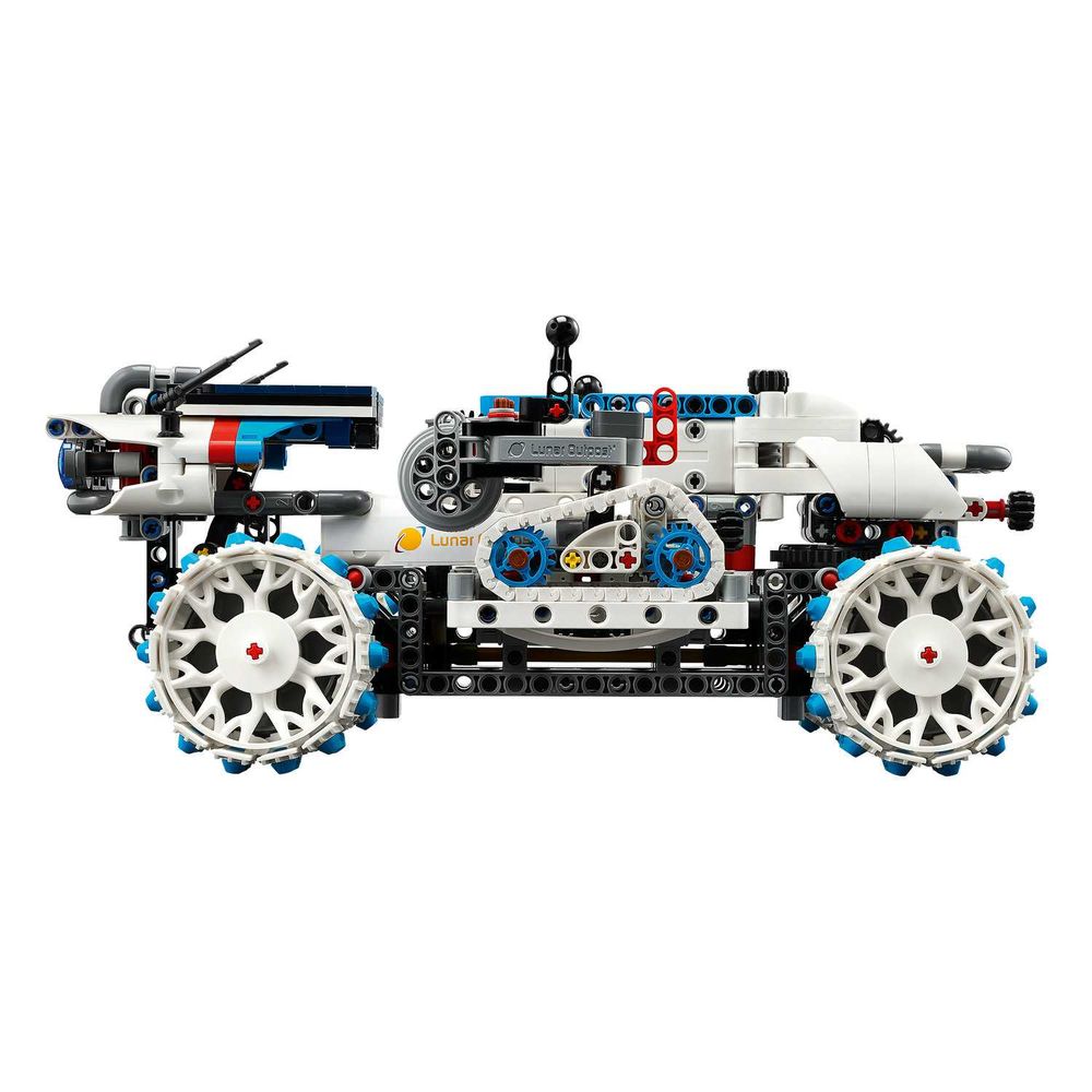 LEGO 42211 Lunar Outpost® Moon Rover slika 5