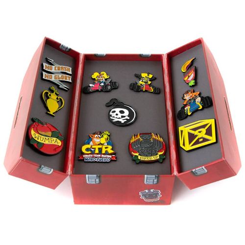 MERCHANDISE CRASH TEAM RACING TOOLBOX PIN BADGE SET slika 1