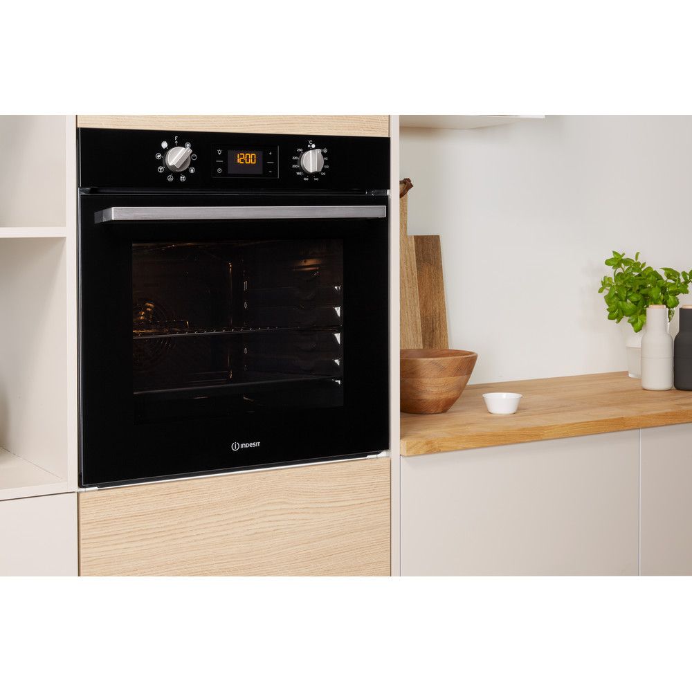 Indesit Ugradbena pećnica IFW 65Y0J BL slika 4