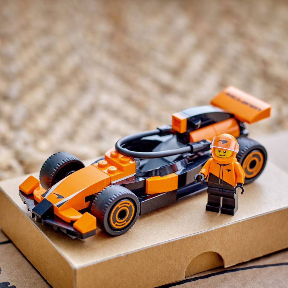 LEGO 60442 Vozač utrka F1® sa trkaćim autom McLaren slika 7
