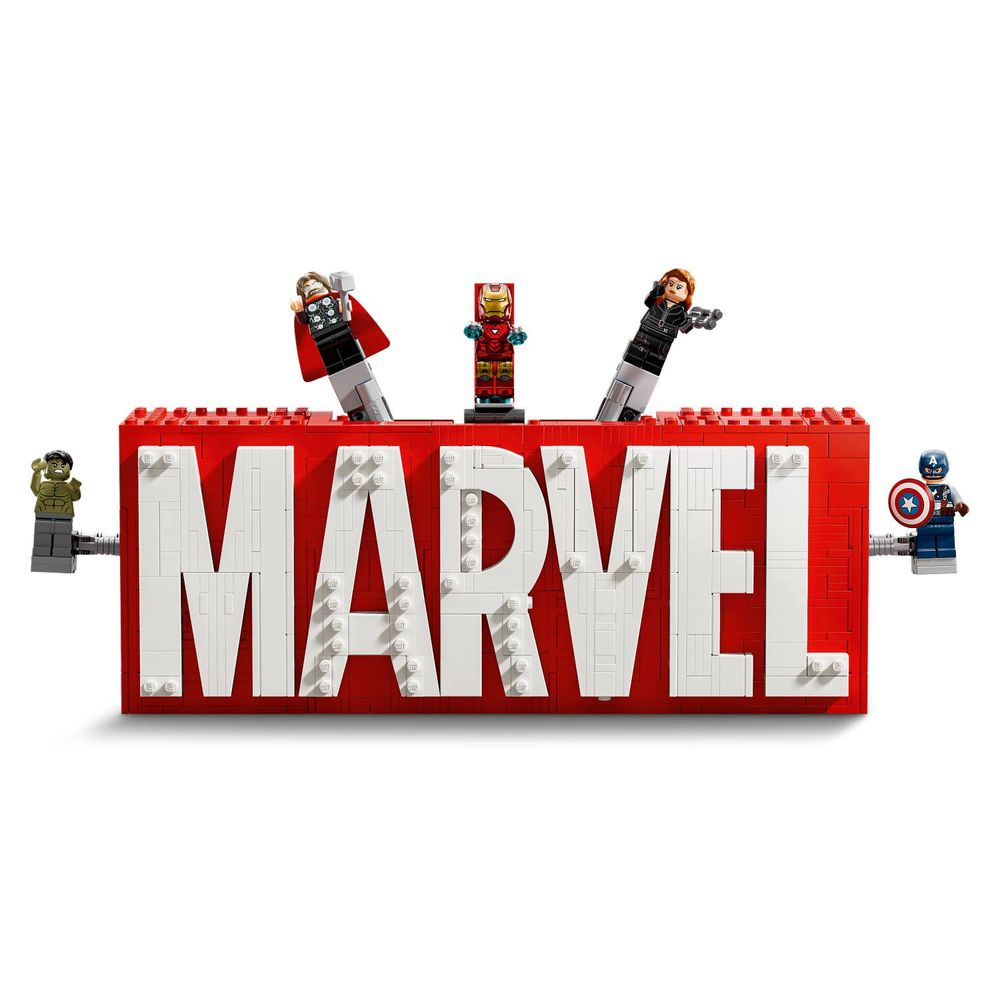 LEGO 76313 Logotip Marvel i figurice slika 6