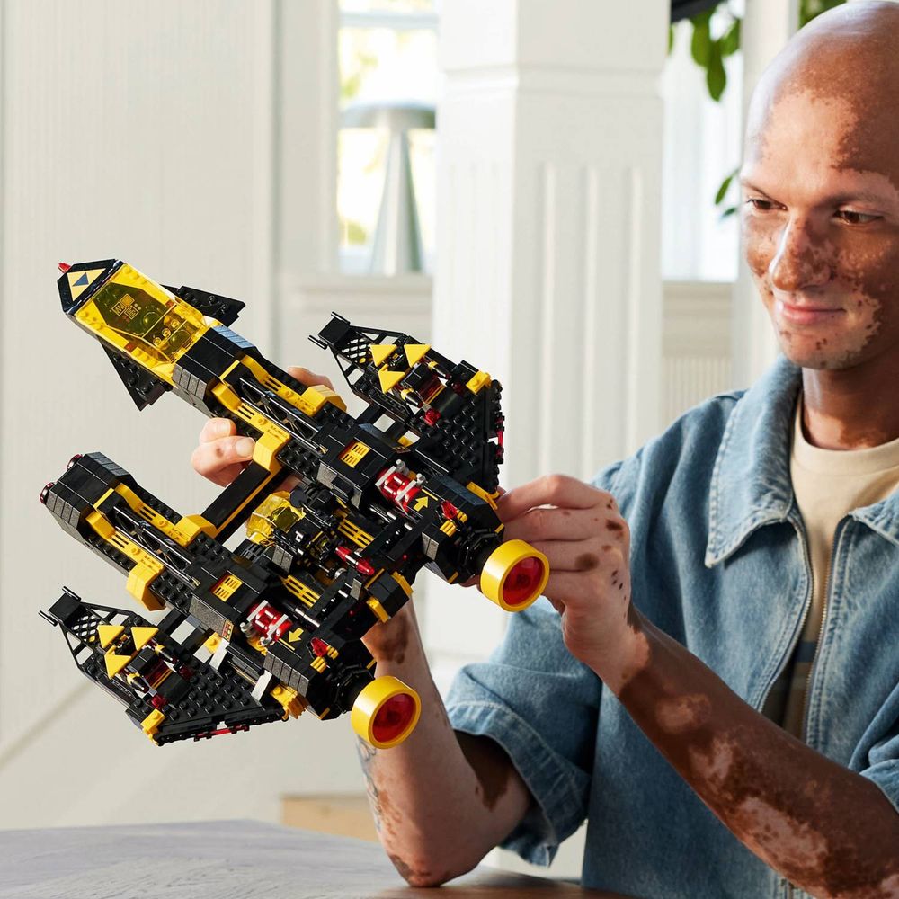 LEGO 10355 Blacktron Renegat slika 11